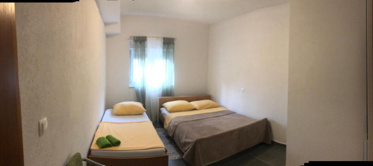 Apartmani Janja Starigrad Paklenica Exterior photo