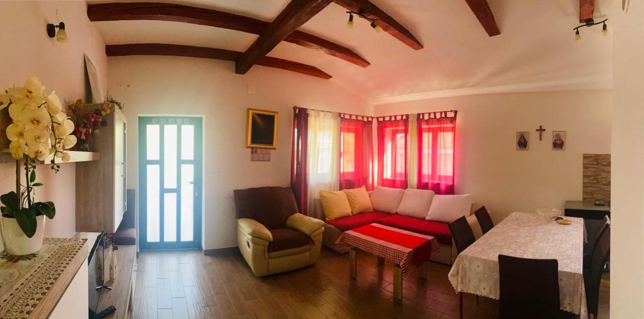 Apartmani Janja Starigrad Paklenica Exterior photo
